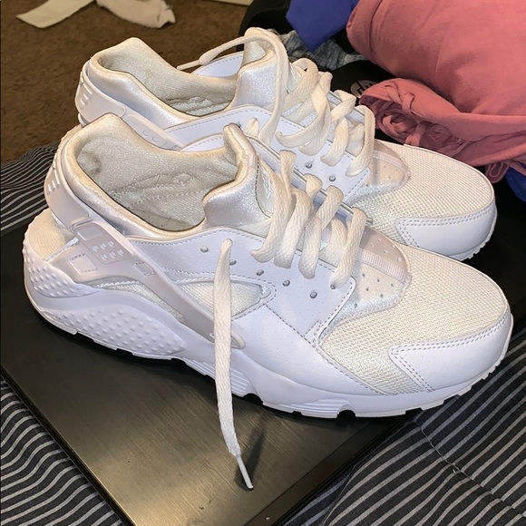 white youth nike huarache